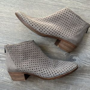 LUCKY BRAND Taupe Grey Suede Perforated Cut Out Bergyn Ankle Booties